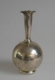 Orchidee-Vase 
aus Silber, 20 
Jh. 
D&auml;nemark. 
Design: C.C. 
Hermann. 
Gestempelt: C 
C. Hermann, ...