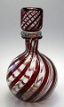 Venetian 
glasflacon, 20. 
Jh. Mit 
Stopper. 
Murano. Klare 
und rotem Glas. 
H:. 16.5 ...