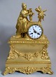 Französisch lue 
plattiert Kamin 
Uhr, c. 1820, 
Reich. 
Rechteckigen 
Sockel mit 
Rocaillen und 
...