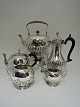 Englisch Tea & 
Coffee Service. 
Sterling (925). 
5 Teile, 
bestehend aus 
Teemaschine, 
Teekanne, ...