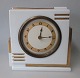 Funkis 
Porzellan Uhr, 
Deutschland, 
1933, mit 
Bemalungen in 
geometrischen 
Mustern und 
Vergoldung. ...