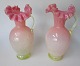 Ein Paar Vasen, 
c. 1900. 
Jugend. 
Vermutlich 
Deutschland. In 
gelb und rosa 
Glasmasse. Mit 
...