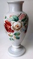 Große Opalglas 
Vase, 
grau-Glasmasse, 
19. Jh. Mit 
Emaille 
Bemalungen in 
Form von Ästen, 
Blumen ...