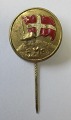 Pin von der 
Befreiung von 
Dänemark, 5. 
Mai 1945. 
Bemalt Messing. 
L: 4,6 cm.
Provenienz: 
Der ...
