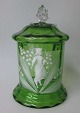 Mary Gregory 
Böhmen Deckel 
Dose aus grünem 
Glas, 19. 
Jahrhundert. 
Hand dekoriert 
mit weißer ...