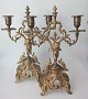 Paar 
Französisch 
zweiarmigen 
vergoldete 
Kerzenleuchter, 
19. 
Jahrhundert. 
Mit putto 
dekoriert. ...