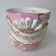 Englisch 
Schnurrbart 
Tasse in 
Porzellan, ca. 
1900. Verziert 
mit rosa und 
Gold. Mit Text 
auf der ...
