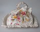 Englisch Käse 
Glocke aus 
Fayance, 19. 
Jahrhundert. 
Rokoko-Stil. 
Polychrome 
Blumen 
dekoration in 
...
