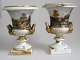 Paar 
ornamentale 
Vasen aus 
Porzellan, 
Deutschland, 
reich, ca.1820. 
Quadratfuß 
mit profilierter 
...