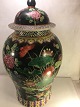 Chinesisches 
Low Jar.
Verziert mit 
Blumen und 
Lotusblumen und 
Aprikosenzweigen.

Höhe: 51 ...