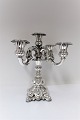 Kerzenleuchter. 
Silber (830). 5 
Arm. Höhe 29,5 
cm