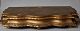 Französische 
Holz konspæe, 
vergoldet, 
Rokoko-Stil des 
19. 
Jahrhunderts. 
l: 38,5 cm. B: 
18 cm. ...