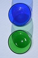 Blaue 
Glasspülschüssel, 
Höhe 5,8 cm. 
Durchmesser 11 
cm. Grünes 
Glaswaschbecken, 
Höhe 5,9 cm. 
...