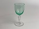 Schönes, altes 
Pfeiffer 
Weißweinglas 
mit glattem, 
grünem Becken 
und 
facettiertem 
Stiel. ...