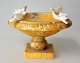 Italienisches 
Becken mit vier 
Tauben in 
gelbem 
Alabaster, 
19/20. 
Jahrhundert 
Höhe: 9,2 cm. 
...