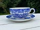 Schöne 
Weinlese-
Teetassen und 
Untertassen mit 
blau-weißem 
Transfermuster 
von Häusern, 
Meer mit ...