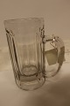 Antiker Krug 
mit Henkel
Sehr schweres 
glas
Um Ende der 
1800-Jahren
H: um 15cm
Warennr.: 
2-31431