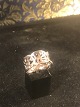 Ring aus 
Weißgold, 
Diamanten 5 x 
0,01 kt. Gold 
14 k. 
Ringgröße: 60