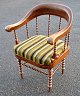 Bemalter Sessel 
aus dem Büro 
des 
Bürgermeisters 
von Randers, 
19. Jahrhundert 
in Kiefer. Mit 
...