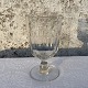 Weinglas mit 
Schliff, 13,5 
cm hoch, 7,5 cm 
Durchmesser * 
Schöner Zustand 
*