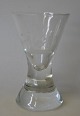 Dänisches 
Freimaurerglas 
mit 
eingravierten 
Symbolen, 
20..Jahr. Höhe: 
13cm.