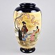 Satsuma Vase. 
Japan des 19. 
Jahrhunderts. 
H.: 32 cm.
