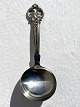 Weintrauben. 
Kartoffellöffel 
aus 
dreitürmigem 
Silber (830) 
und Stahl. Aus 
Cohr 
Besteckfabrik, 
20 ...