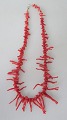 Rote 
Korallen-Kette, 
20. 
Jahrhunderts 
L:.. 47 cm.