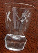 Dänische 
Logenglas 
Freimaurer Glas 
mit Symbolen 
verziert.
Schnapsglas.
H 7cm - Ö 5cm
Bitte ...