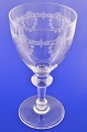 Weinglas mit  
Guilloche 
-Dekor auf der 
Schale. Höhe 
19,5 cm. 
Durchmesser 9,7 
cm. Tadelloser 
...