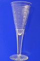 Kastrup 
Glashütten, 
Kelchglas als 
Spitzglas auf 
flachem Fuss, 
ohne Monogram . 
Höhe 28.5 cm. 
...
