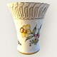 Bing & 
Gröndahl, 
Sächsische 
Blume, Vase mit 
geflochtenem 
Rand #683, 13 
cm Durchmesser, 
16 cm ...
