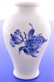 Royal 
Copenhagen 
Blaue Blume 
glatt, Vase Nr. 
10/8259. Höhe 
15,5 cm. 
Tadelloser 
Zustand, 1. 
Wahl. ...
