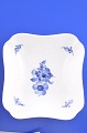 Royal 
Copenhagen 
Blaue Blume 
glatt, 
Kartoffelschale, 
quadratisch Nr. 
10/8063. Länge 
21,5 X 22 ...
