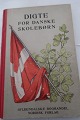 Digte for 
danske 
skolebørn
Gyldendals 
Boghandel 
Nordisk Forlag
1929
Sideantal: 180
In gutem ...