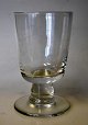 Sammlung von 10 
antiken 
Trinkgläsern. 
Klares Glas aus 
dem 19. 
Jahrhundert mit 
dickem Stiel. 
...