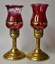 Ein Paar 
Hurrikane aus 
Messing mit 
rotem Glas, ca. 
Um 1900. 
Wahrscheinlich 
Türkei. Klares 
Glas ...