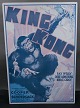 Emailleschild 
mit King Kong 
in gutem 
Zustand. 
Auf der 
Rückseite unten 
steht: 
1933 RKO ...