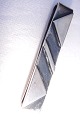Krawattennadel 
Silber, Länge 
4,2cm. X 0,6cm. 
 Just Andersen 
Denmark.
