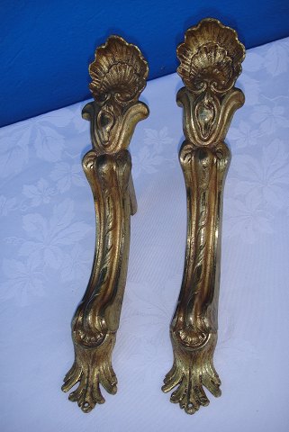 Vorhang
Inhaber
bronze