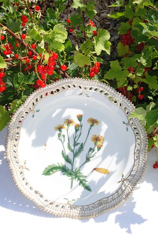 Royal Copenhagen Flora Danica Serving dish 3526