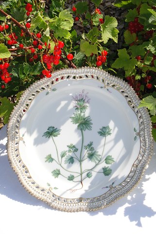 Royal Copenhagen Flora Danica Serving dish 3526