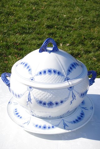 Bing & Grondahl  Empire Soup tureen