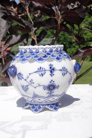 Kongelig Musselmalet helblonde Vase 1043