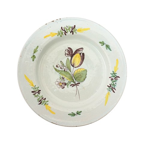 Tidligt Kellinghusen fad med blomst. Ca. år 
1780-90