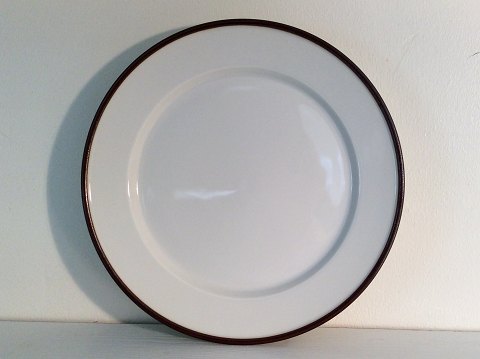 Royal Copenhagen
Brown Domino
Plate
# 14923
* 150 DKK