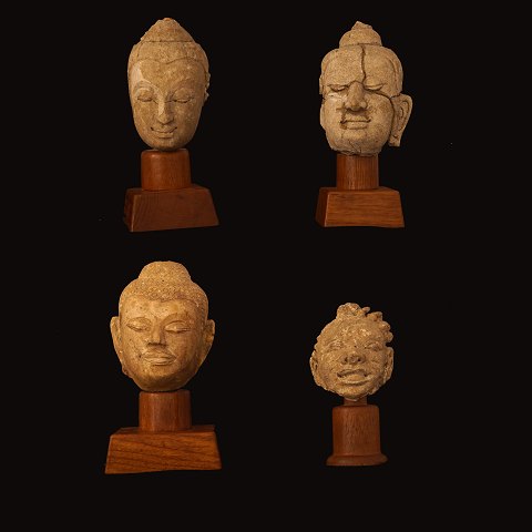 Vier Buddha-Köpfe, Terracotta. Hergestellt in der 
Periode 11-1300. H: 21-32cm
