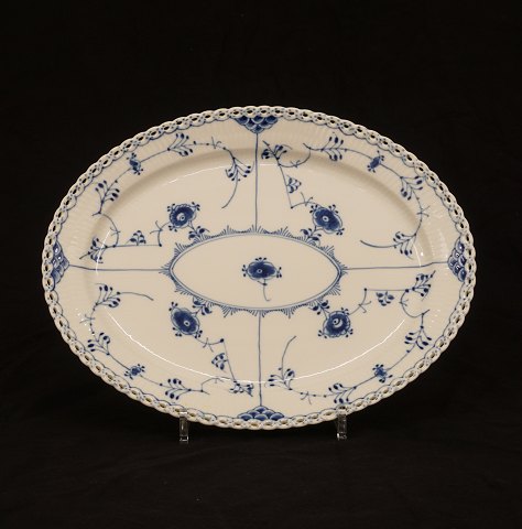 Royal Copenhagen Zwiebelmuster spitze, grosse 
ovale platte. #1148. L: 28cm