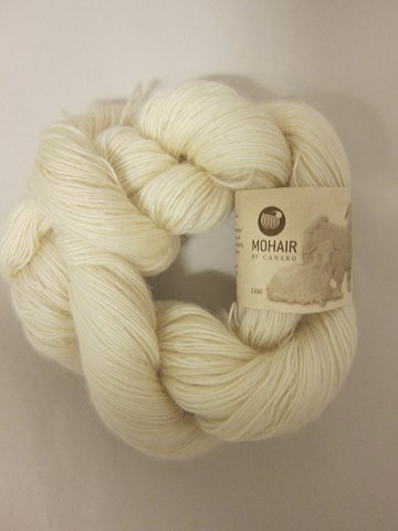 Kidmohair - 1-eindrähtig
Kidmohair/Kidmohär ist ein Naturprodukt von der höchsten Qualität von den 
Angoraziegen aus Süd Afrika
Diese Farbe ist: Weiss, Farbenr. 1100
Knäuel mit 50 Gramm