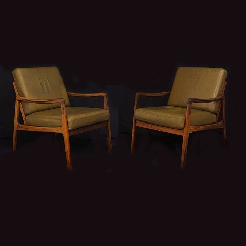 Ole Wanscher for France & Daverkosen: A pair of 
lounge chairs. Rosewood. H: 78 / 43cm. W: 66cm